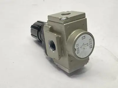AR20-N02-Z | SMC  Pneumatic Air Pressure Regulator 1/4" NPT - Used