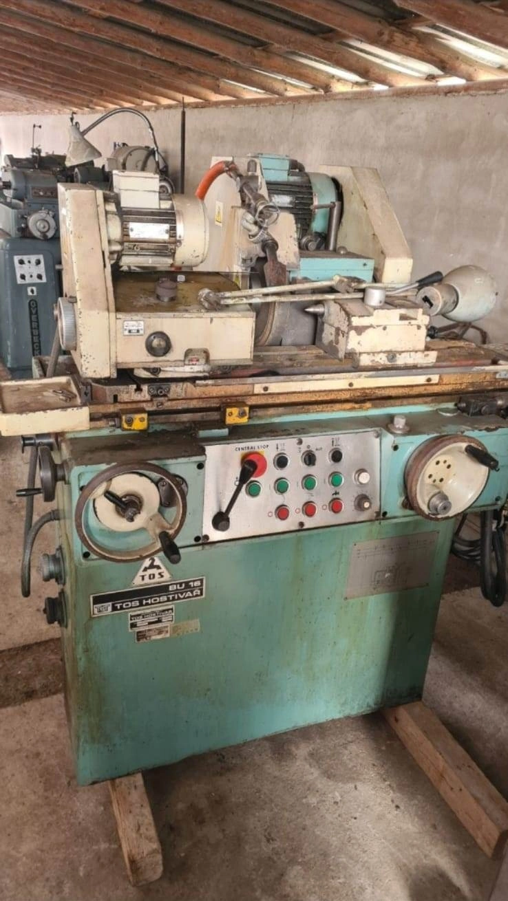 TOS Hostivař Universal Cylindrical Grinder, in good used condition, visible under power