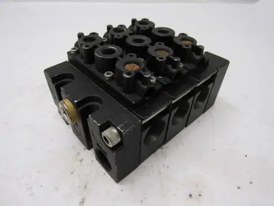 Aro Fluid Power A222PS 1119 4 Way Manifold Air Pilot Directional Valve Block