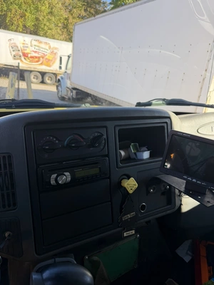 Used 2005 INTERNATIONAL 4300SBA4X2 Box trucks Ohio US | Miedema Asset Management Group #1578289
