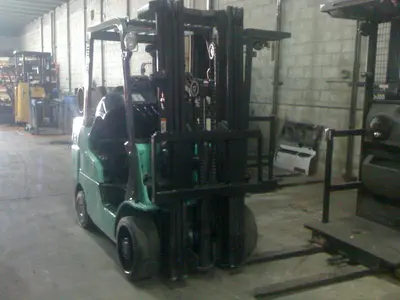 USED MITSUBISHI 1997 3000 LBS