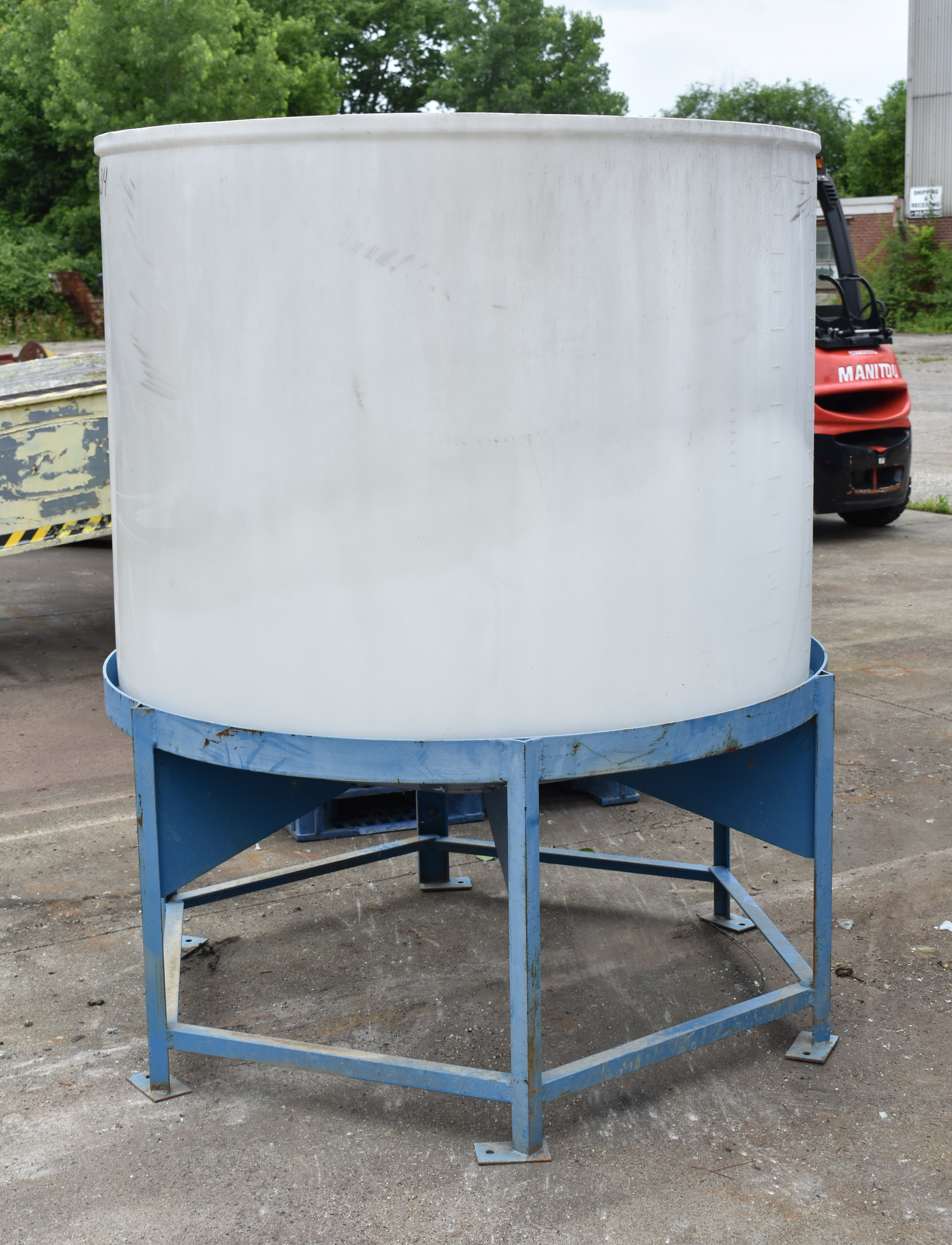 425 GALLON (APPROX) VERTICAL PLASTIC STORAGE TANK w/FABRICATED STAND - 54” TANK DIAMETER - 42” TANK HEIGHT