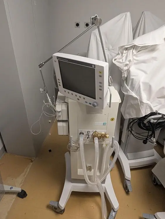 Used PACKAGE OF MEDICAL EQUIPMENT _UNKNOWN_ Medical Equipment - Other | UCY Industrial GmbH #387446