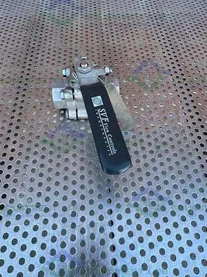 USED SVF -F. C. I. R86666ATSE BALL VALVE 1500 PSI W/ 1" THREADED FITTING