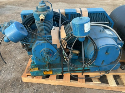 Used LEROI AIR COMPRESSOR 25 HP 880A HEAVY DUTY TWO STAGE RECIPROCATING 87.5 CFM AT 175 PSI Lubricated Reciprocating Air Compressors Michigan US | Miedema Asset Management Group #1761057