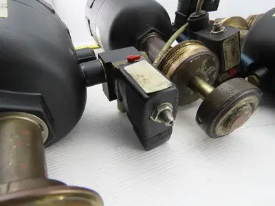Butrkert 00462560 Pneumatic Assembly for Angle Valve Parts or Repair Lot of 4