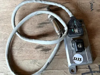 KM Diesel Nitrogen Oxides Nox sensor 22014032 FITS Truck D11 D13 D16 Mack MP8