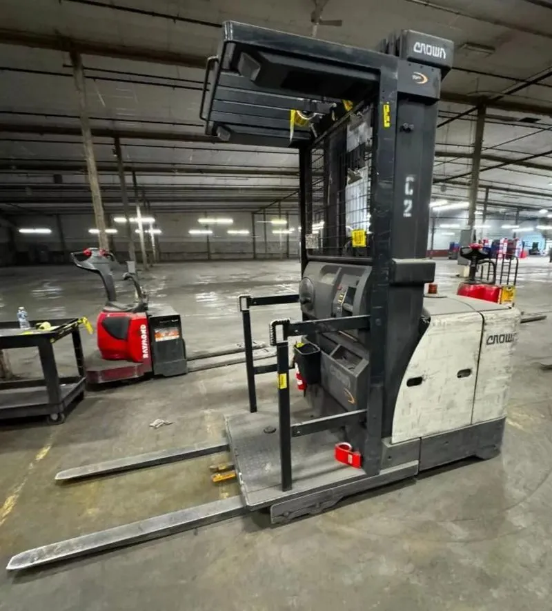 3,000 LB CROWN MODEL #SP 3500 ELECTRIC ORDER PICKER FORKLIFT 2018 : YOBRO #25408