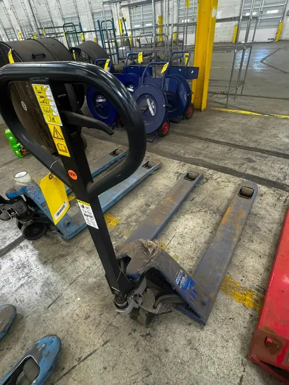 Used _UNKNOWN_ _UNKNOWN_ Pallet Jacks North Carolina US | Myron Bowling Auctioneers Inc #1543538