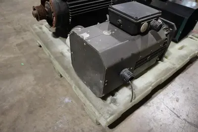 REXROTH 2AD134B-B05OEE-ES08-D2N1 SERVO MOTOR R911306485 STOCK HS51