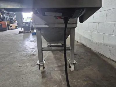 Incline Conveyor with Dump Tank
