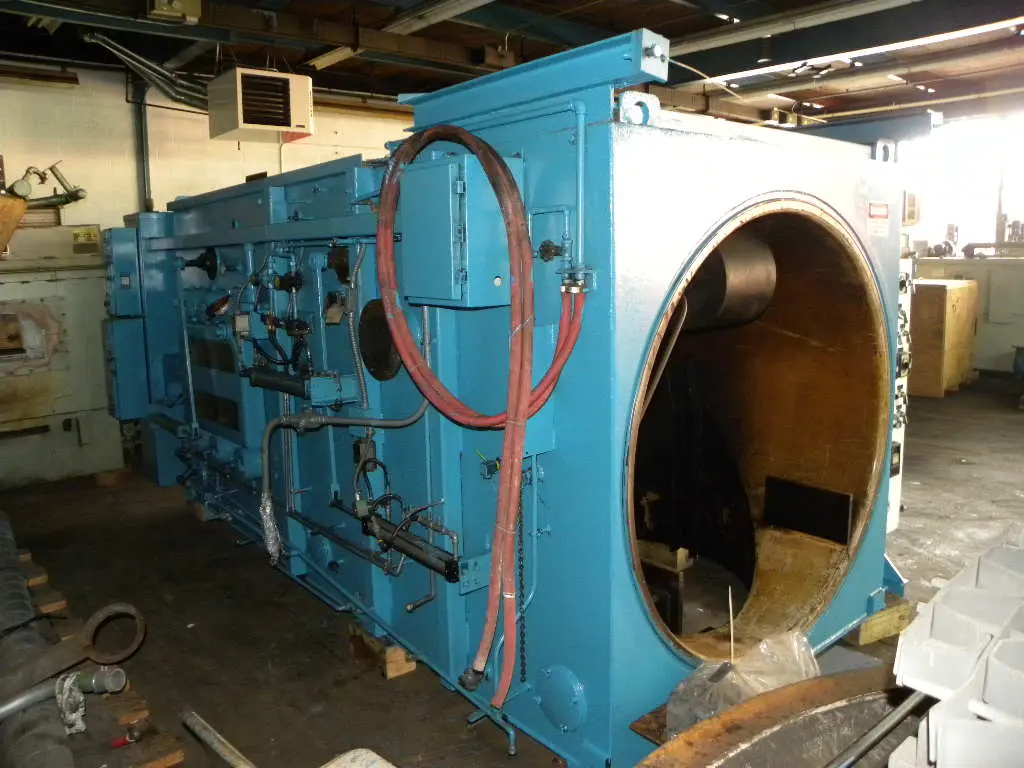 In-Out Style Vacuum Oil Quench Furnace