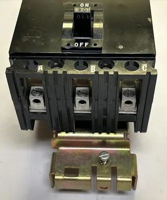 Used SQUARE D FA-34020 Circuit Breakers | Surplus Asset Holdings #1189169