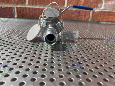 USED PBM SIC-D6F-G-CG166L STAINLESS STEEL BALL VALVE W/ 1" SANITARY TO STRAIGHT TUBE