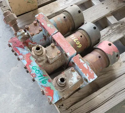 USED GARDNER DENVER FLUID END/ PLUNGERS