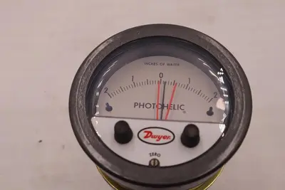 Dwyer 3304 Photohelic Pressure Switch Water Gauge STOCK 5524
