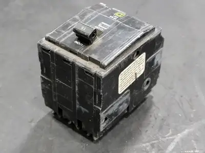 USED SQUARE D QO315