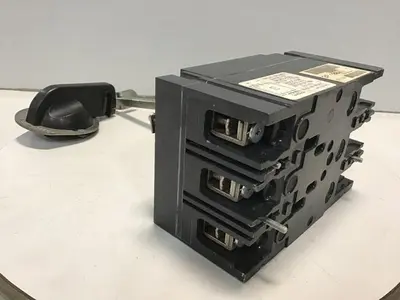 USED GE TED136100XL / DISCONNECT