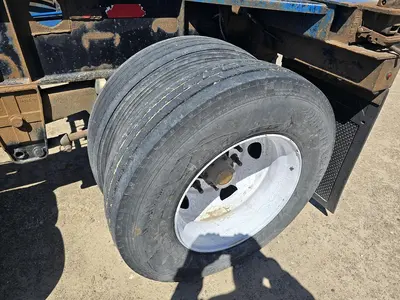 USED 1994 OLIVER 1655