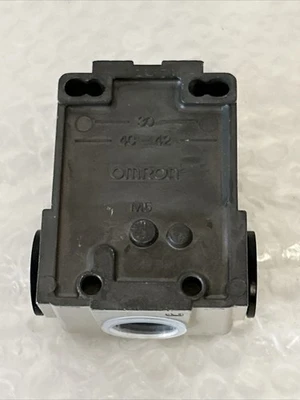 NEW Omron D4B-7181N