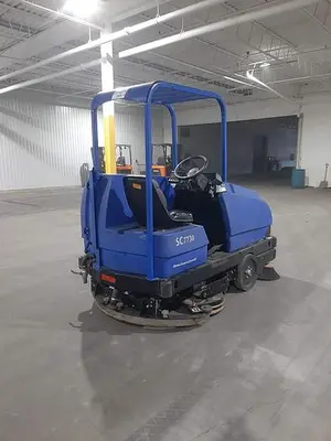 USED AMERICAN LINCOLN SC7730 46” SWEEPER/SCRUBBER
