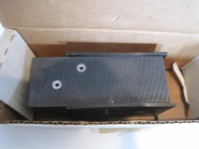 NEW PARKER B10-2-C3A HYDRAULIC VALVE B102C3A