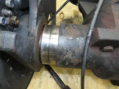 Yale ERC080HDN36SE092EE Forklift Dual-Wheel Front Drive Axle 6 Lug Assembly