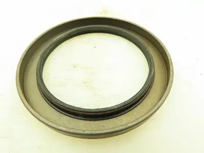 CR 29907 Double Lip Oil Seal 3.00 in Shaft, 4.003 in OD, 0.375 in Width Lot of 4