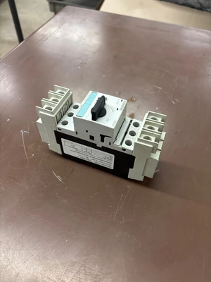 Used SIEMENS 4RV1721-4AD10 Circuit Breakers Illinois US | Aucto #1328665