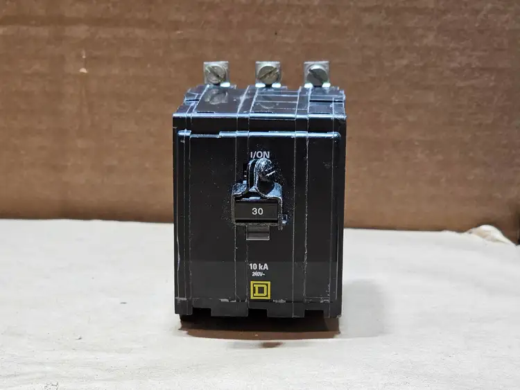 Used SQUARE D QOB330 Switchgears British Columbia CA | Lenmark #835365