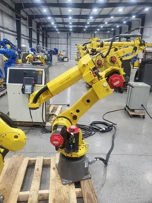 USED 2011 FANUC ARCMATE 120IC