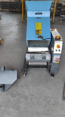 USED 2013 SHINI -