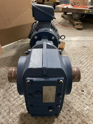 NEW Sew-Eurodrive KT77AM213/215 Worm Gear Drive / Speed Reducer 23.08:1 76rpm