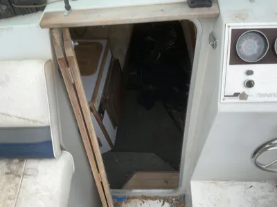 USED 1987 RINKER FIESTA VEE 250