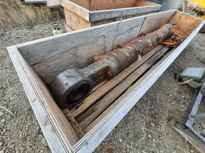 EX3600-5 FS Dump Cylinder LH