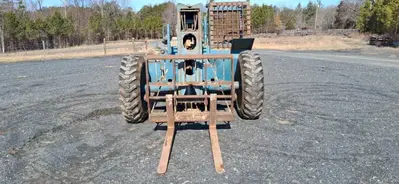 6,000 LB X 24' GRADALL MODEL #524 OFF ROAD TELEHANDLER, WITH SOLID RUBBER TIRES: YOBRO #25163