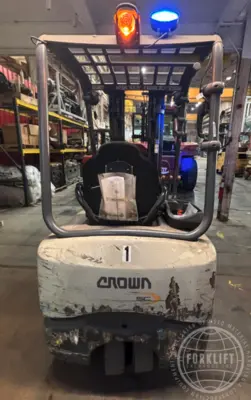 Used 2016 CROWN SC5225-30 3-Wheel Sit down Electric Counterbalance Forklifts Illinois US | Forklift Exchange #1274797