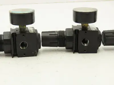 Watts R35-02CG Pneumatic Regulator w/Gauge 300 PSI Lot of 5