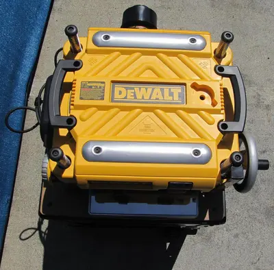 USED 2022 DEWALT DW735