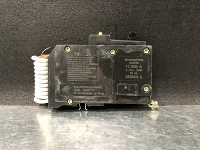 NEW SQUARE D QOB120GFI