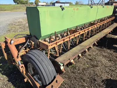 USED 1986 JOHN DEERE 7000