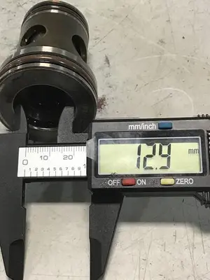 USED VICKERS 25-D10-30