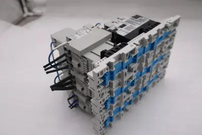 ALLEN BRADLEY 140M-D8E-C10 CIRCUIT BREAKER WITH 100-C30*00 CONTACTOR #4823-A