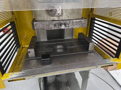 Used 1990 HARE 10HP Hydraulic Presses GB | Charter Auctions #1398548