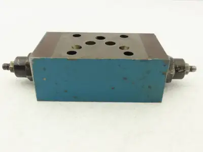 Used VICKERS _UNKNOWN_ Valves/Fittings Indiana US | Arrow Industrial #1365383