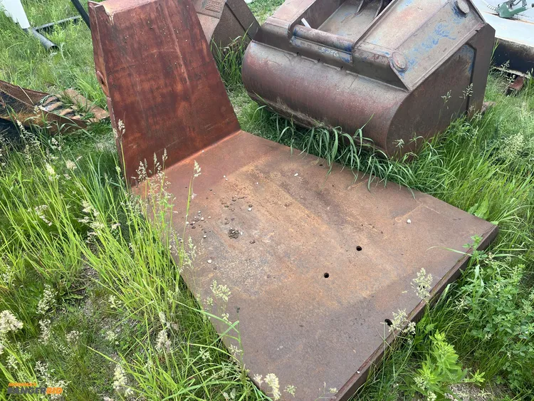 Used GRADALL ATTACHMENT USED FOR CLEARING UNDER GUARD RAILS _UNKNOWN_ Misc Construction Attachements Michigan US | Miedema Asset Management Group #1148306