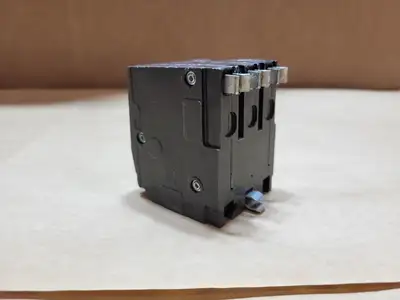 USED SQUARE D QO320