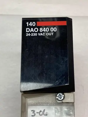 USED SCHNEIDER ELECTRIC 140-DAO-840-00