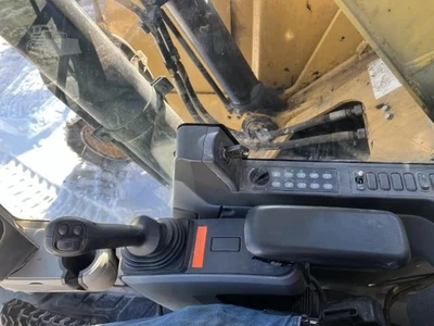 Used 2017 CATERPILLAR 325FLCR Crawler Excavators New York US | Beck Equipment #1509283