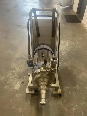 USED AMPCO 2 1/2 X 2 ZC2